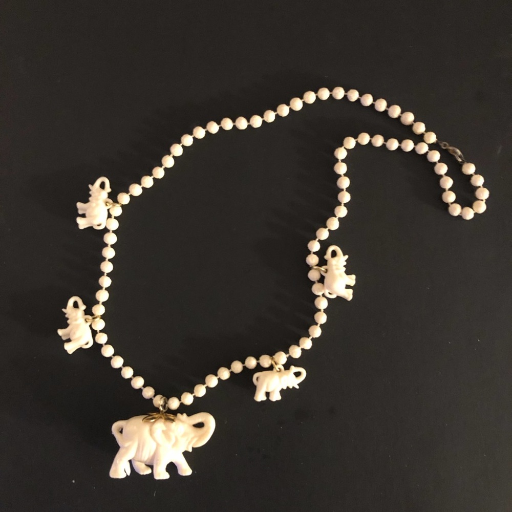 3/$20 VTG Beaded Elephant Necklace